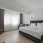 Miralya Hotel *